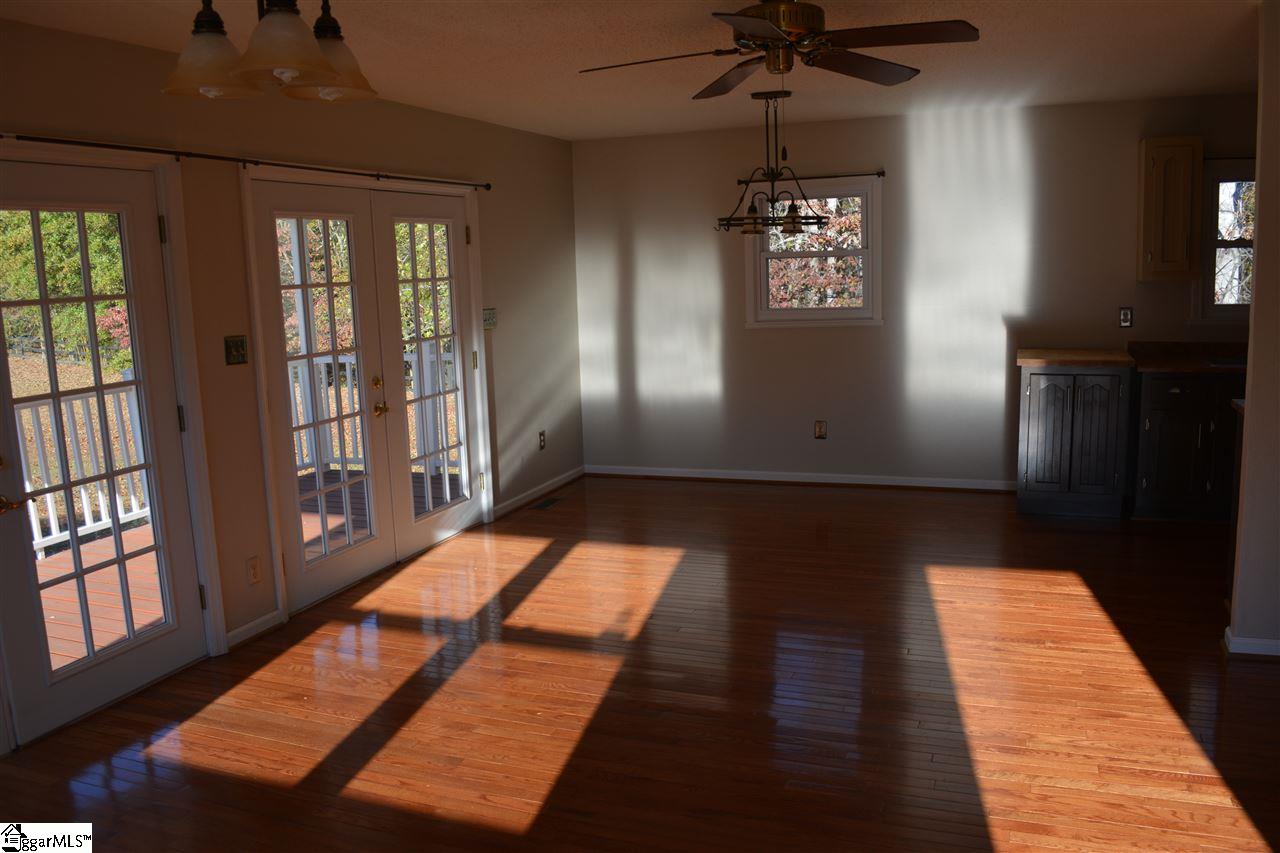 215 Thompson Road Taylors, SC 29687 - Photo 6 of 27