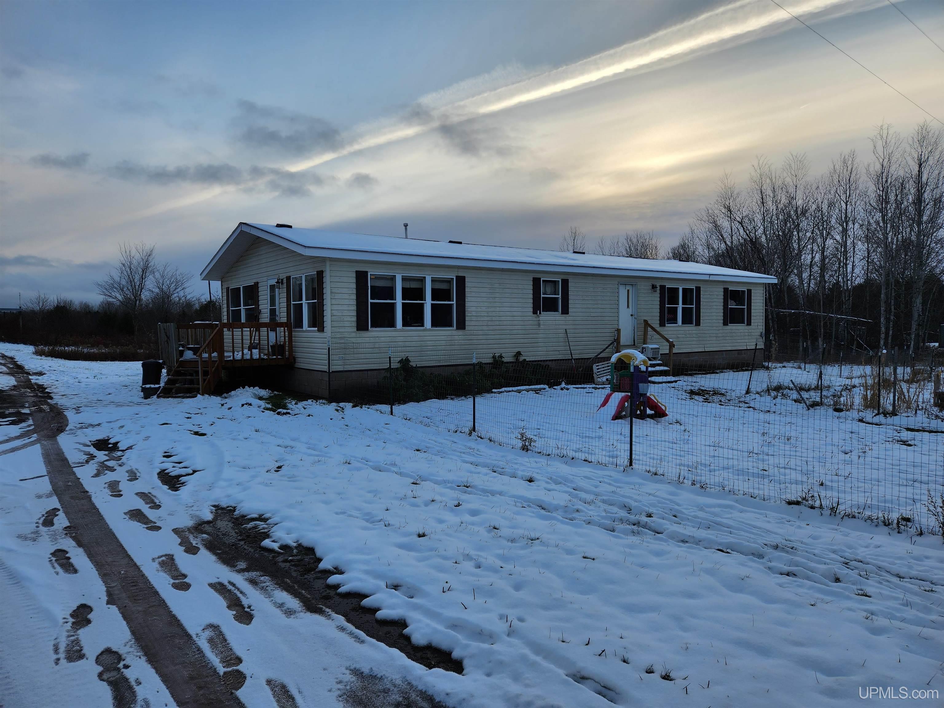19135 Mountain View Road Ontonagon, MI 49953 - Photo 3 of 8 Gallery Image 3