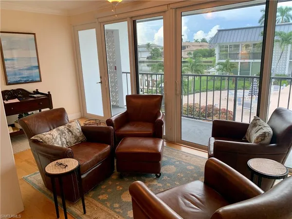 $5,500 | 333 Harbour Drive, Unit 211, Naples, FL 34103