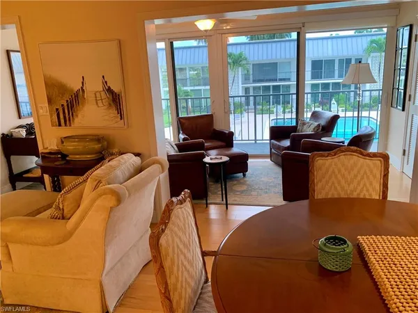 $5,500 | 333 Harbour Drive, Unit 211, Naples, FL 34103