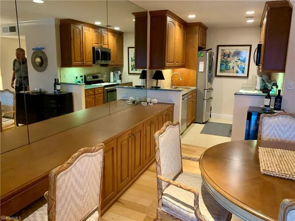 $5,500 | 333 Harbour Drive, Unit 211, Naples, FL 34103