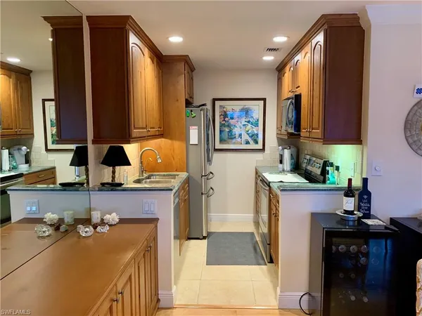 $5,500 | 333 Harbour Drive, Unit 211, Naples, FL 34103