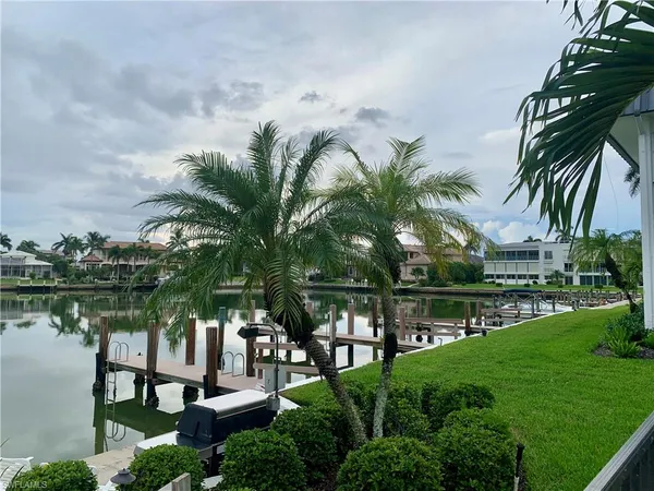 $5,500 | 333 Harbour Drive, Unit 211, Naples, FL 34103
