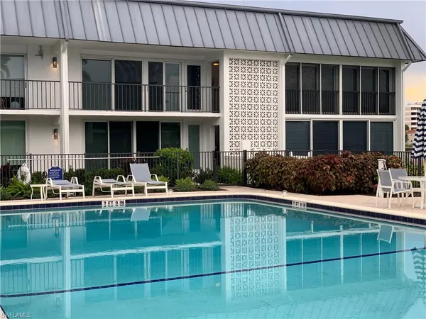 $5,500 | 333 Harbour Drive, Unit 211, Naples, FL 34103