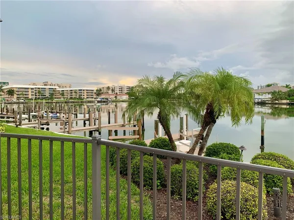 $5,500 | 333 Harbour Drive, Unit 211, Naples, FL 34103