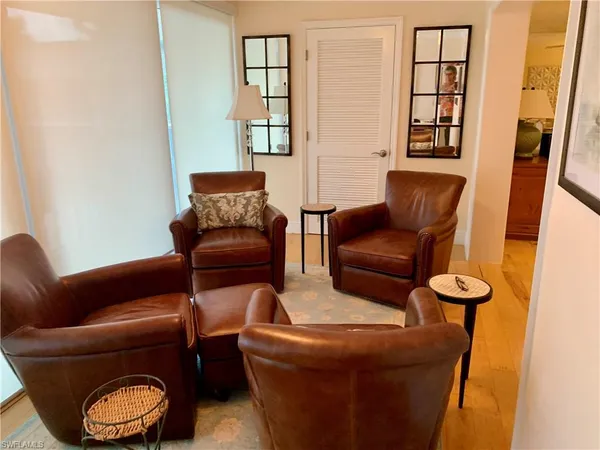 $5,500 | 333 Harbour Drive, Unit 211, Naples, FL 34103