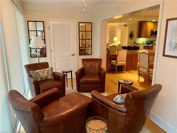 $5,500 | 333 Harbour Drive, Unit 211, Naples, FL 34103