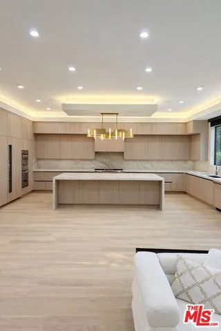 $4,895,000 | 4528 Matilija Avenue, Sherman Oaks, CA 91423