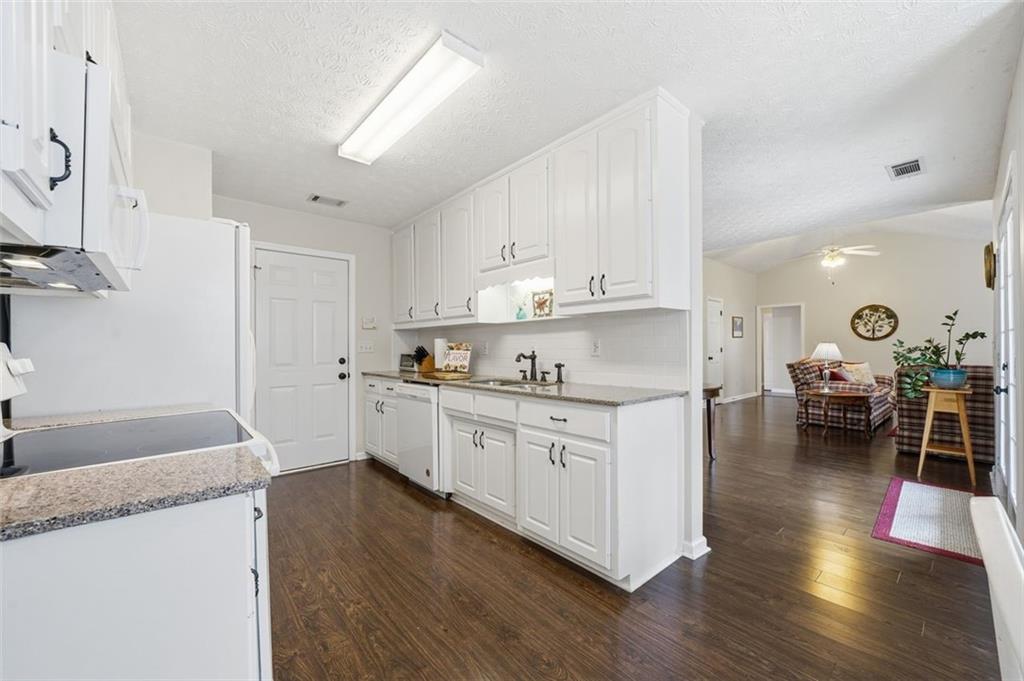 916 Elijah Way Bethlehem, GA 30620 - Photo 12 of 37