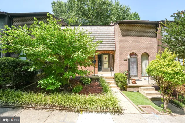 $3,200 | 4908 Sauquoit Lane, Annandale, VA 22003