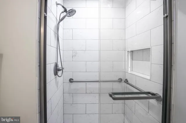 $3,200 | 4908 Sauquoit Lane, Annandale, VA 22003