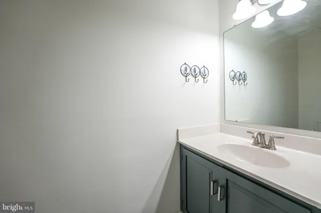 $3,200 | 4908 Sauquoit Lane, Annandale, VA 22003