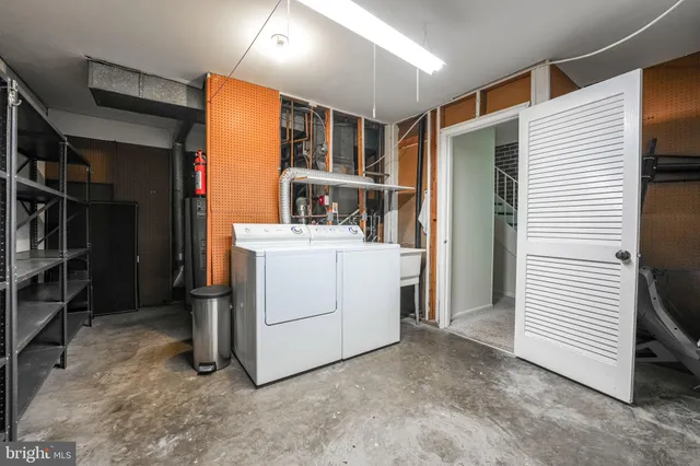 $3,200 | 4908 Sauquoit Lane, Annandale, VA 22003