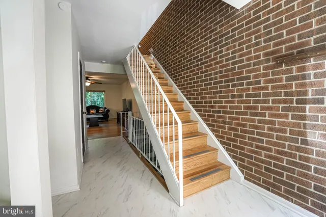 $3,200 | 4908 Sauquoit Lane, Annandale, VA 22003