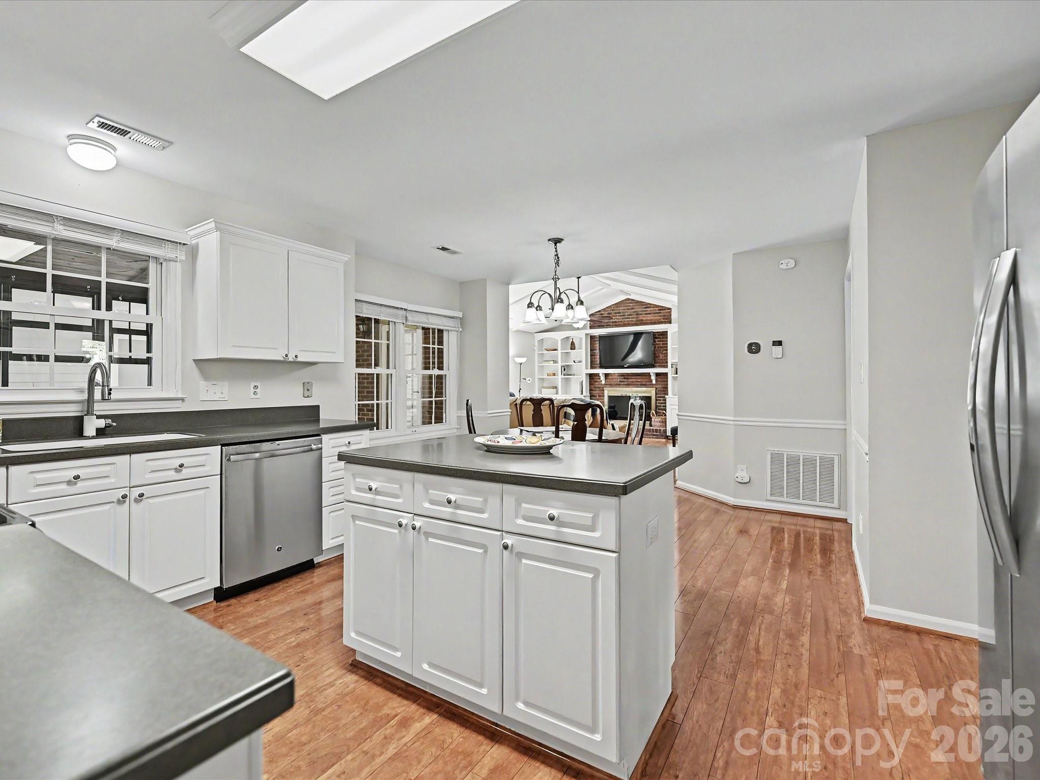 3333 Colvard Park Way Charlotte, NC 28269 - Photo 3 of 26