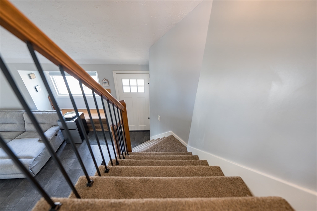 38 Hapgood Road Worcester, MA 01605 - Photo 16 of 37