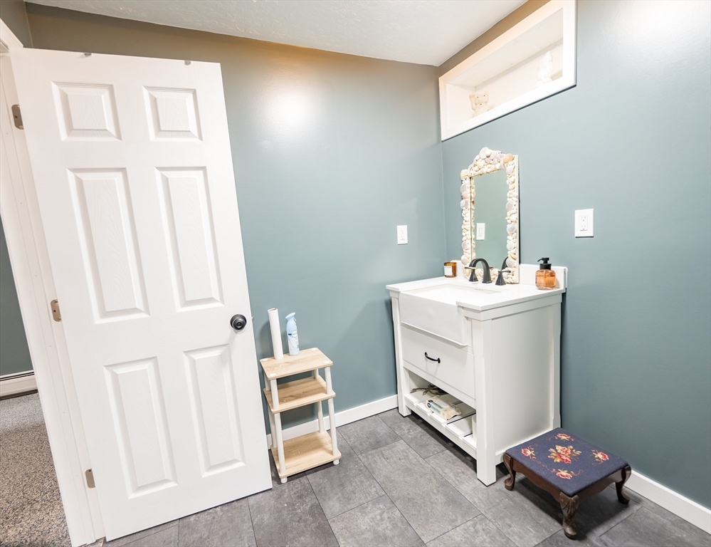 38 Hapgood Road Worcester, MA 01605 - Photo 24 of 37