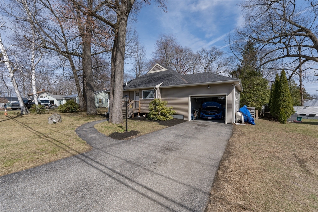 38 Hapgood Road Worcester, MA 01605 - Photo 33 of 37