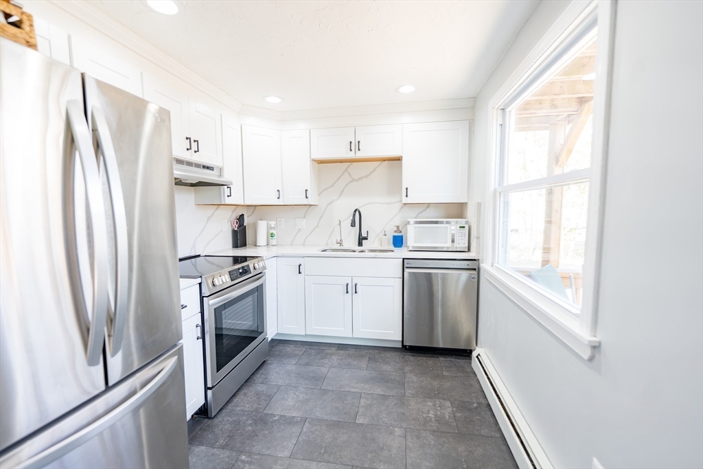 38 Hapgood Road Worcester, MA 01605 - Photo 6 of 37