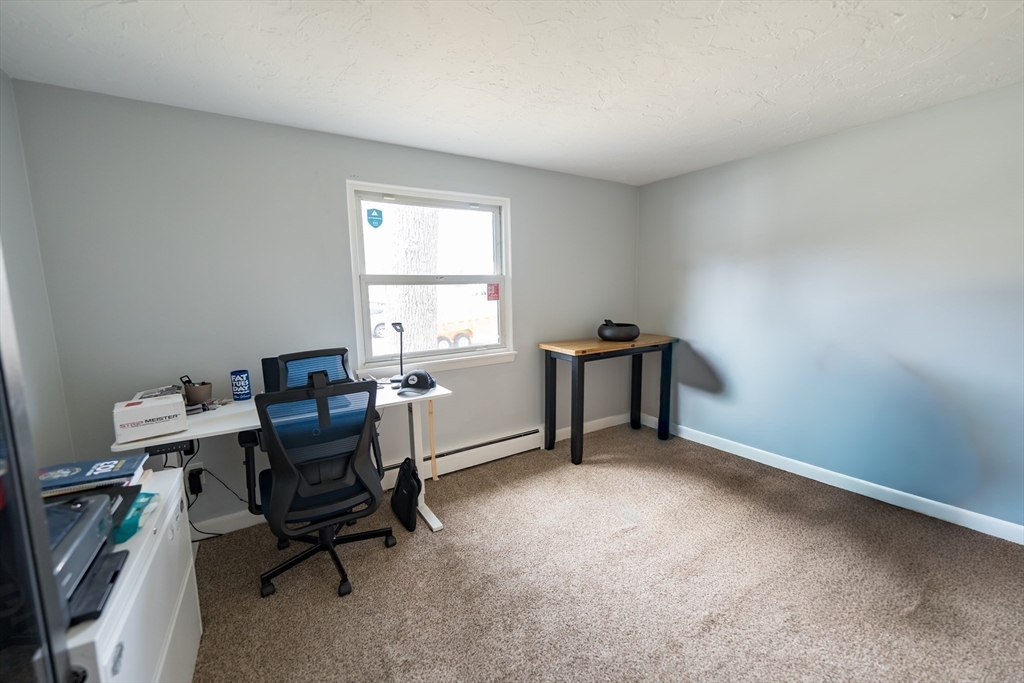 38 Hapgood Road Worcester, MA 01605 - Photo 8 of 37