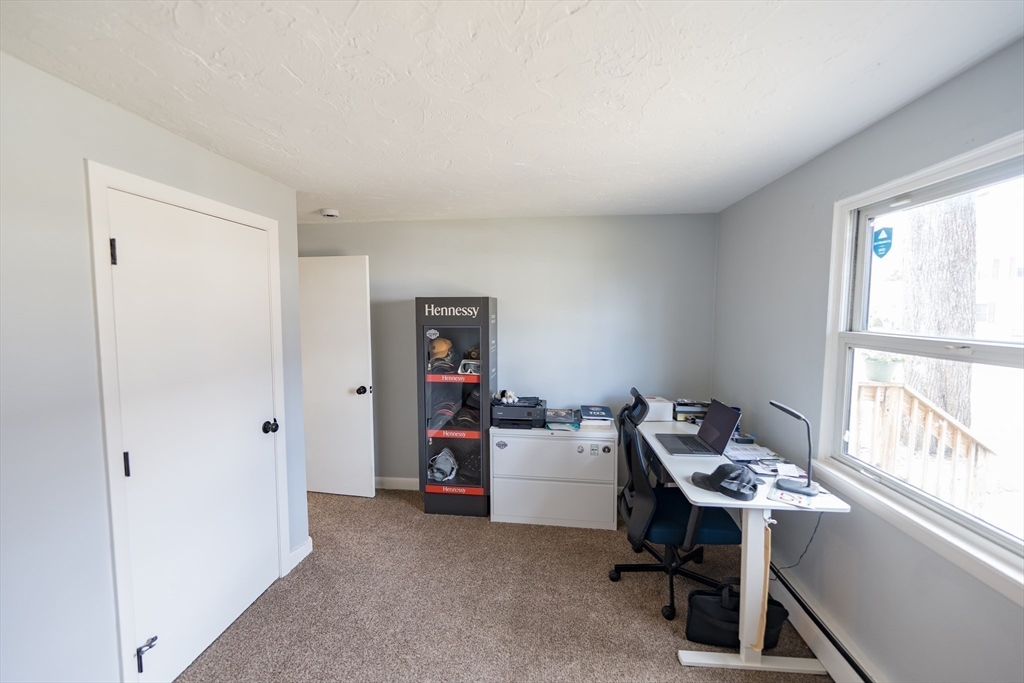 38 Hapgood Road Worcester, MA 01605 - Photo 9 of 37