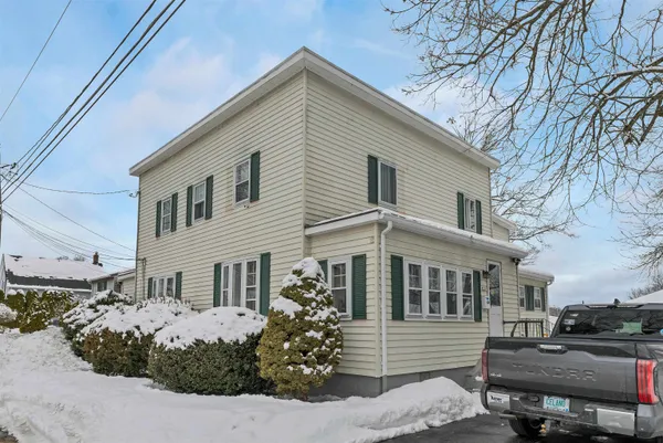 $575,000 | 312 Mystic Street, Manchester, NH 03103