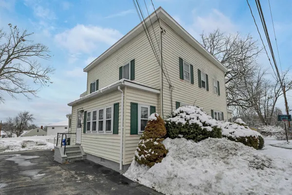 $575,000 | 312 Mystic Street, Manchester, NH 03103