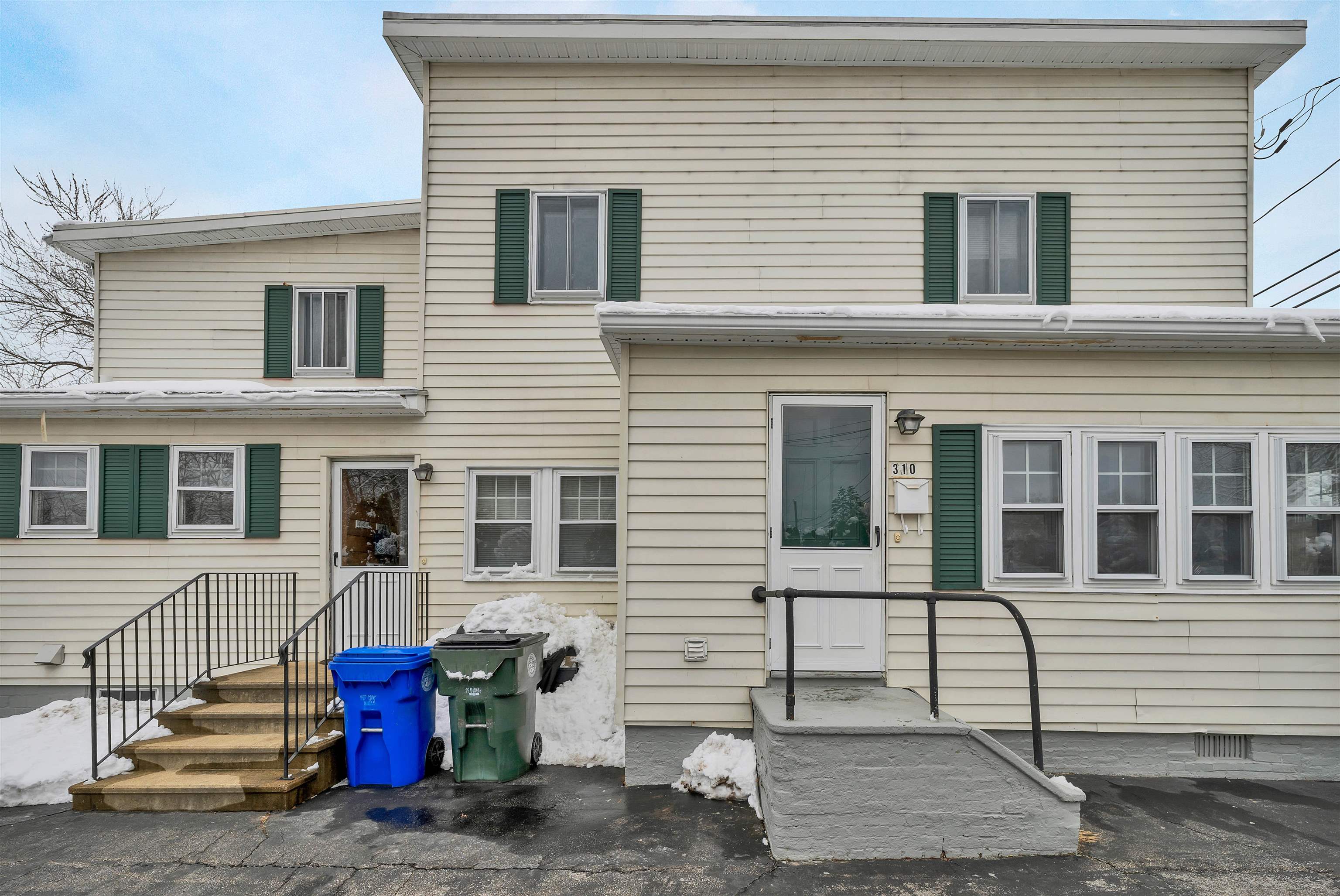 312 Mystic Street Manchester, NH 03103 - Photo 3 of 29