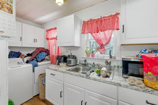 $575,000 | 312 Mystic Street, Manchester, NH 03103