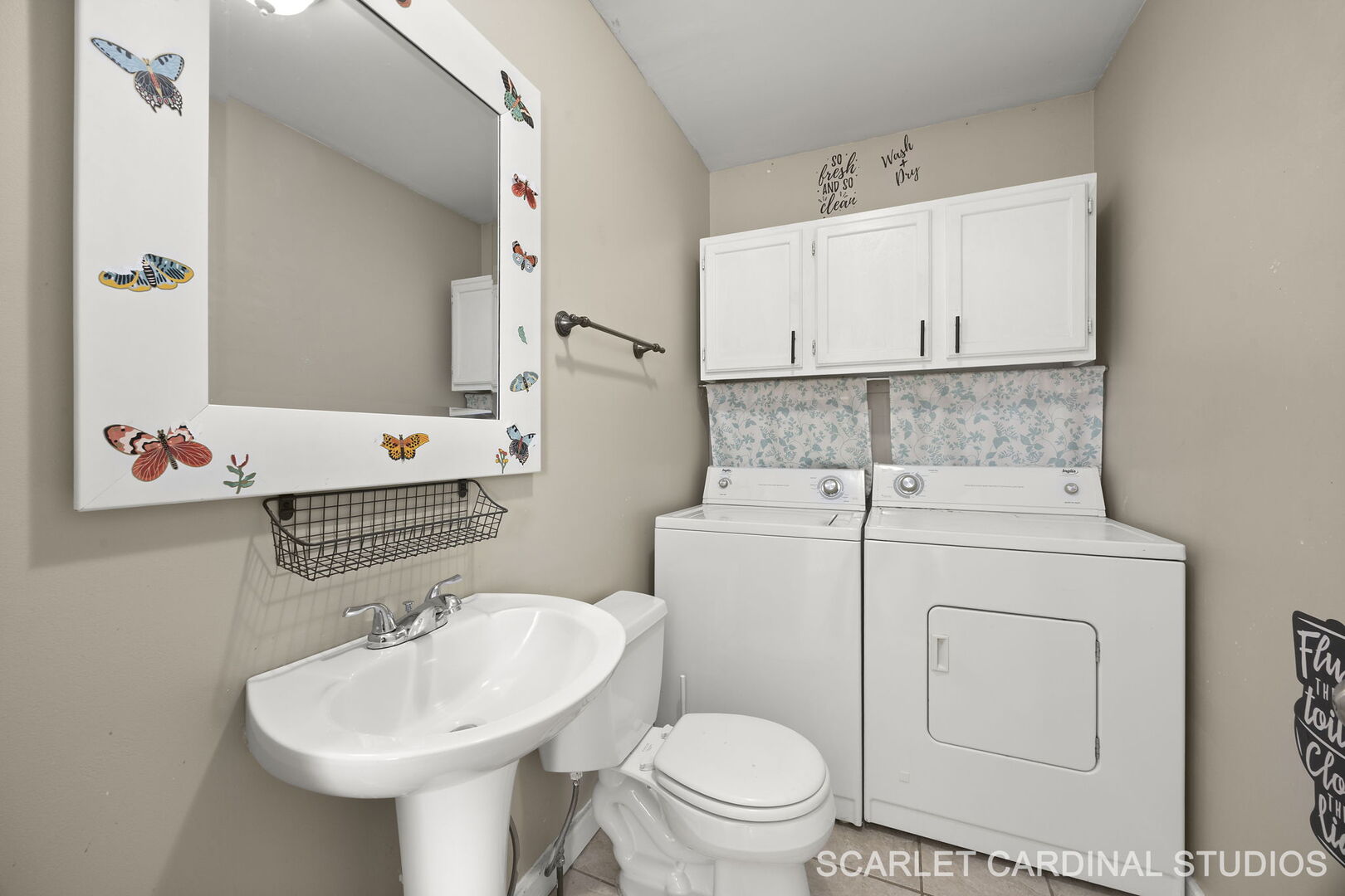 826 North 3rd Street Rochelle, IL 61068 - Photo 11 of 22 a bathroom with a sink toilet and mirror