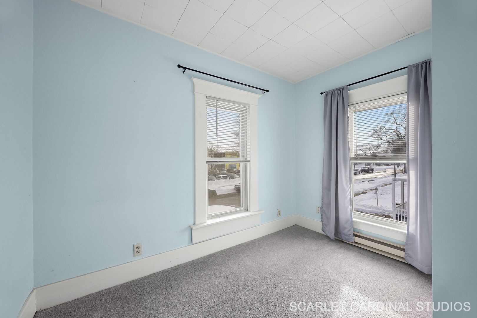 826 North 3rd Street Rochelle, IL 61068 - Photo 16 of 22 an empty room with windows