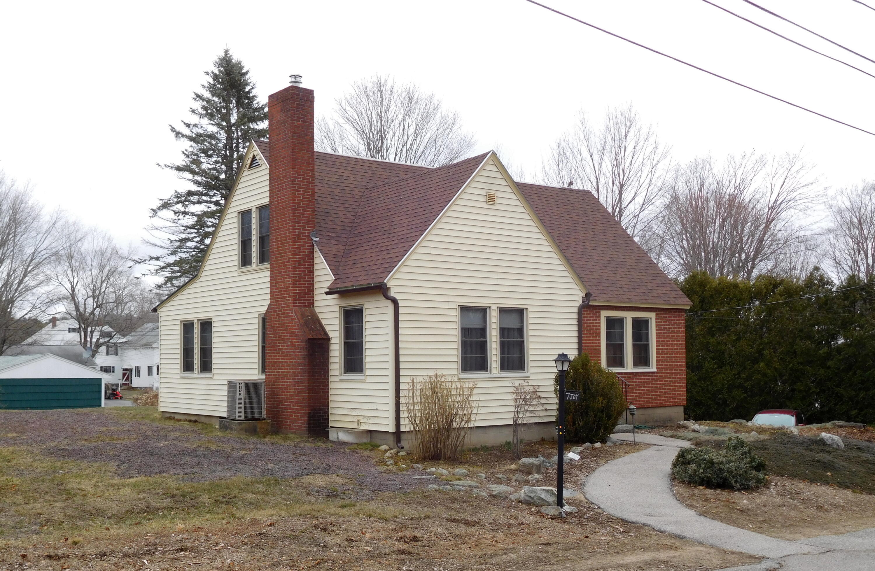 7 Joy Street Springvale, ME 04083 - Photo 2 of 32 02