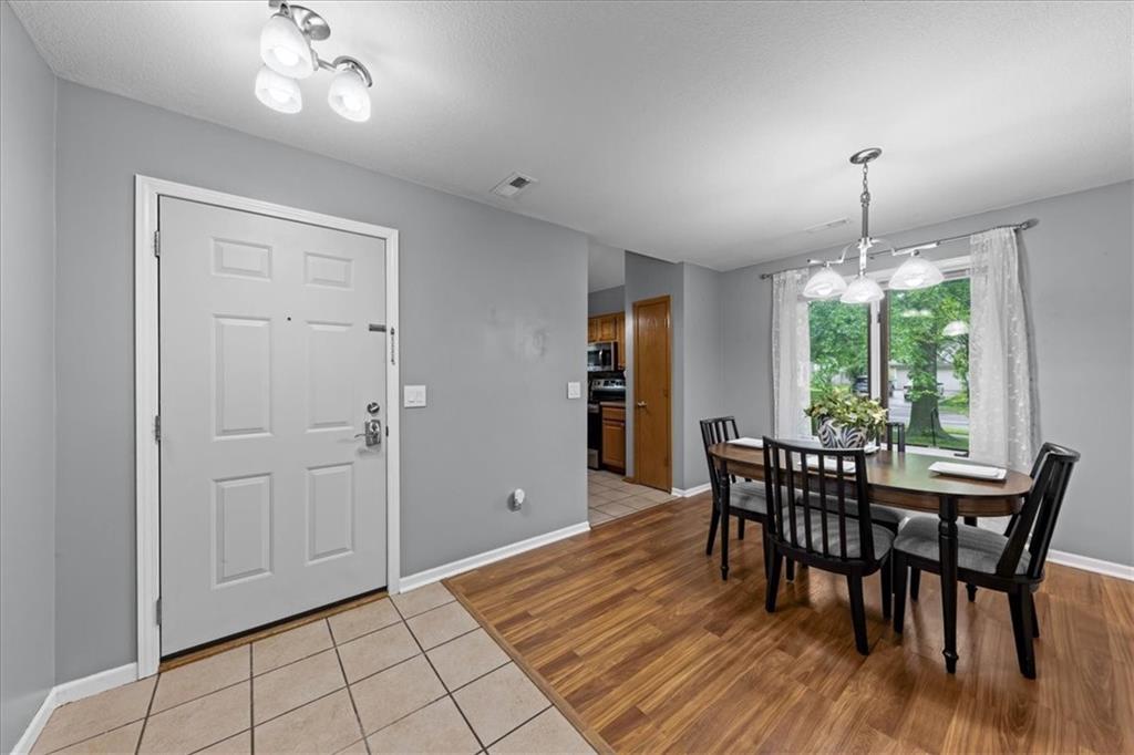 2717 Fenwick Road Lawrence, KS 66046 - Photo 3 of 28