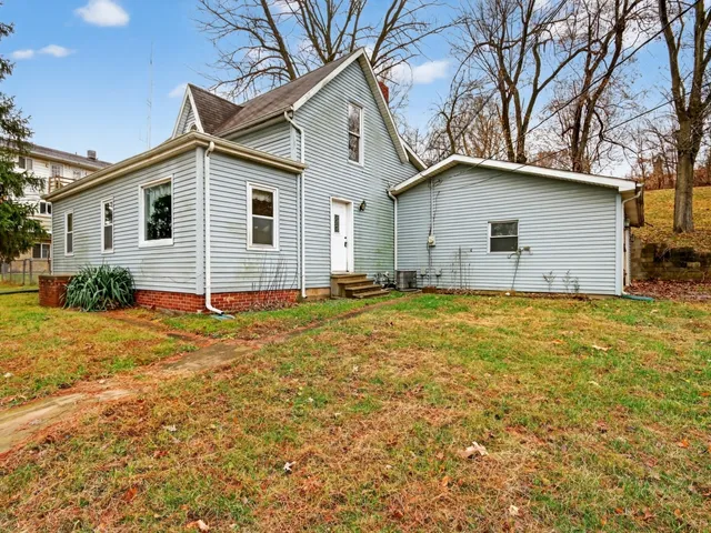 $74,900 | 805 Old Salem Road, Petersburg, IL 62675
