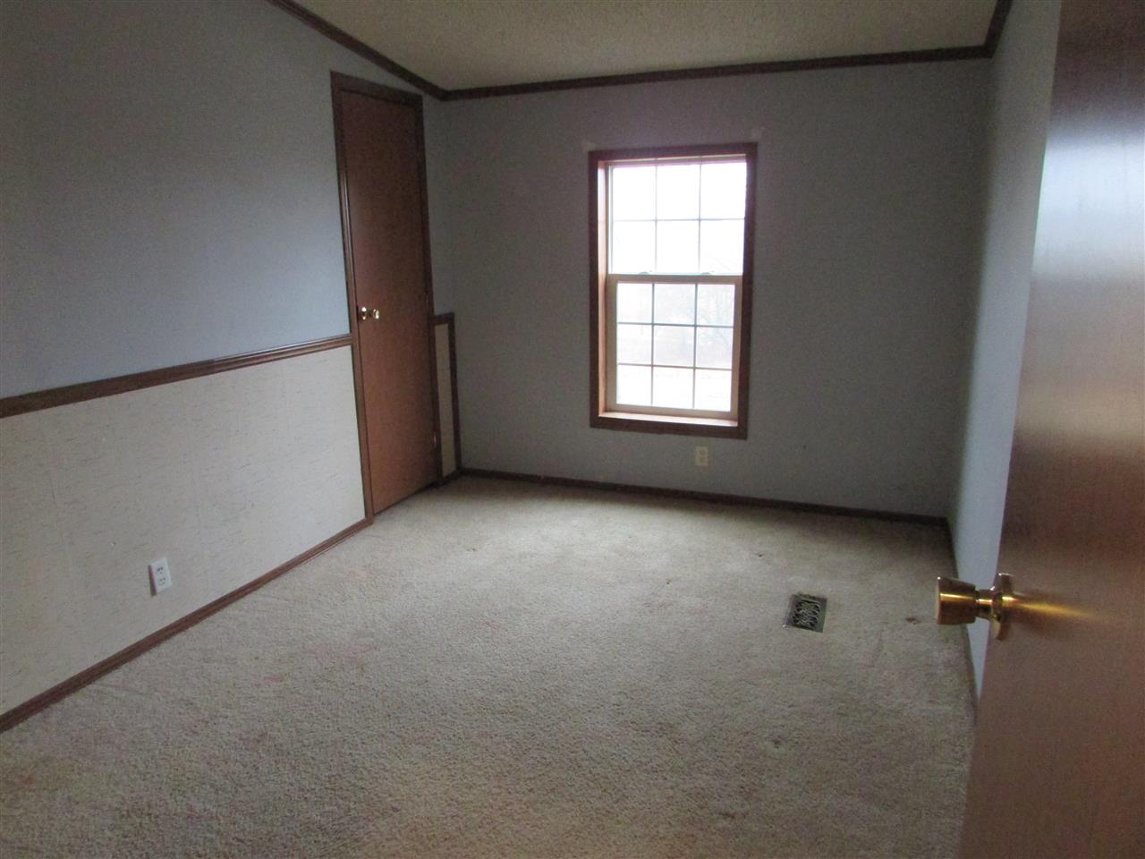 8619 East Sycamore Road Bloomfield, IN 47424 - Photo 16 of 31