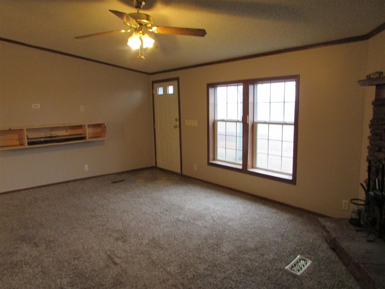 8619 East Sycamore Road Bloomfield, IN 47424 - Photo 4 of 31