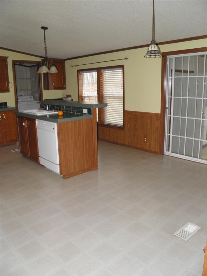 8619 East Sycamore Road Bloomfield, IN 47424 - Photo 9 of 31
