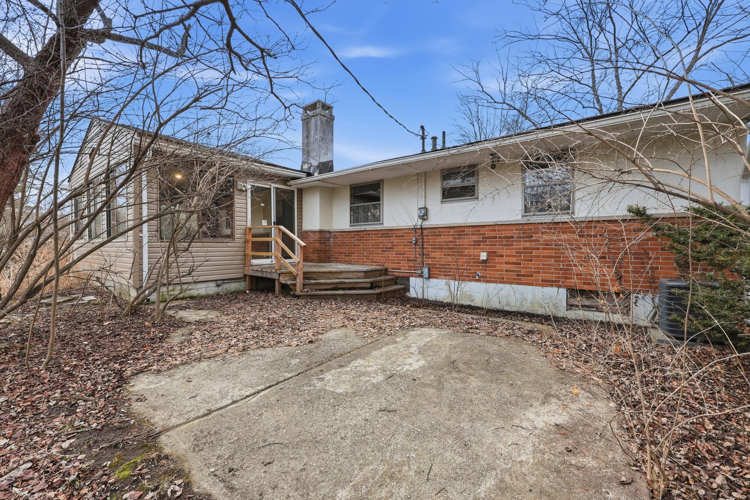 1485 Norma Road Columbus, OH 43229 - Photo 25 of 31 Great outdoor space for relaxing or entertaining