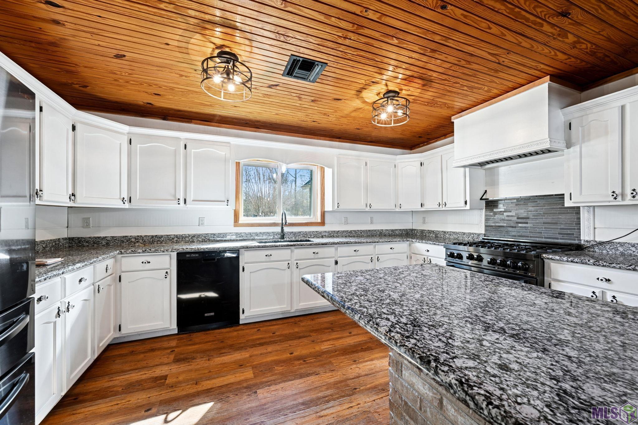 31288 Old Columbia Road Angie, LA 70426 - Photo 9 of 27