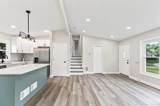 $245,000 | 16211 Joyce Circle, South Holland, IL 60473