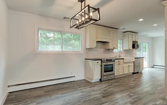 $5,000 | 20 Arcadia Drive, Dix Hills, NY 11746