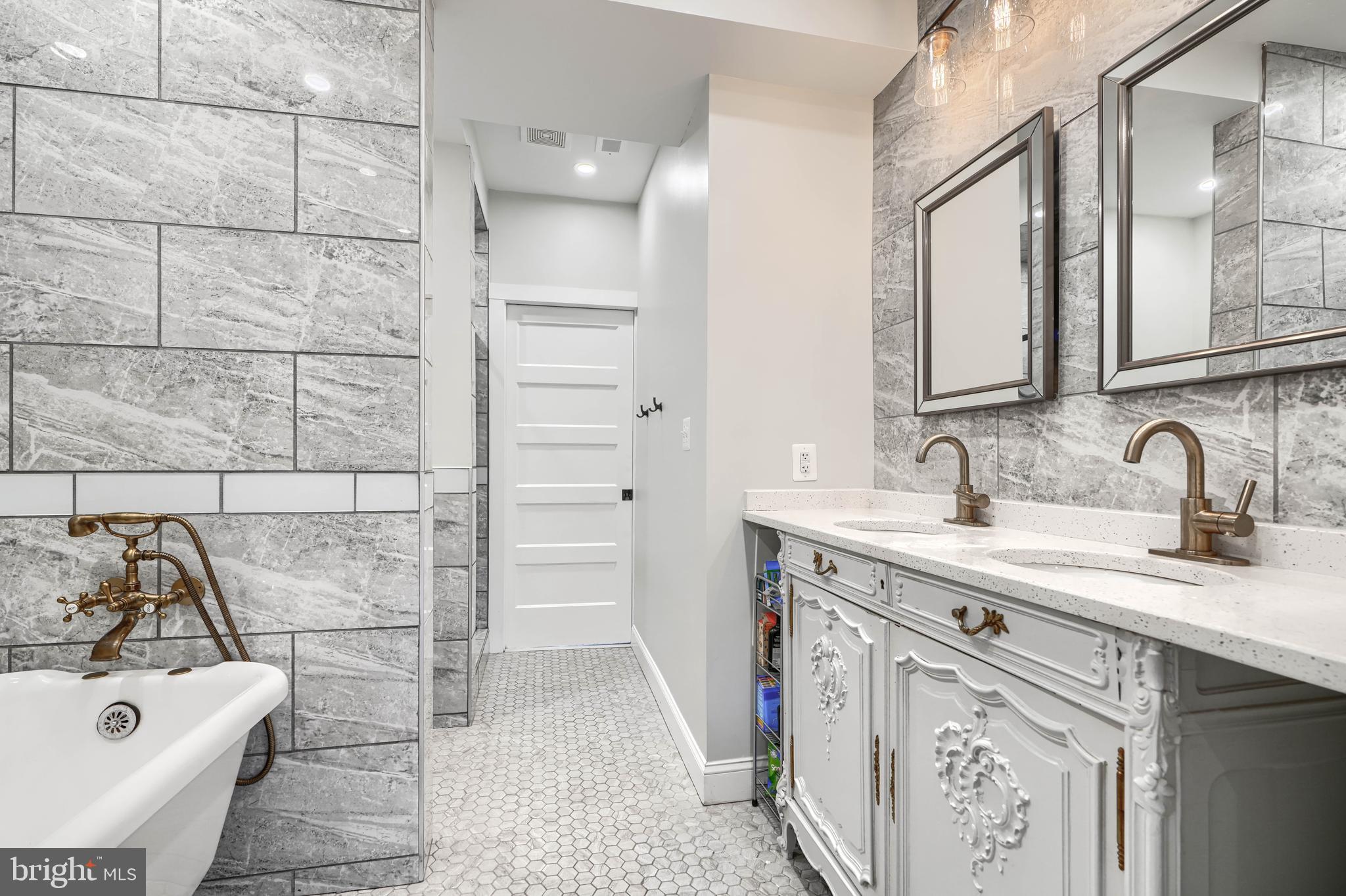 4416 Roland Avenue Baltimore, MD 21210 - Photo 21 of 60
