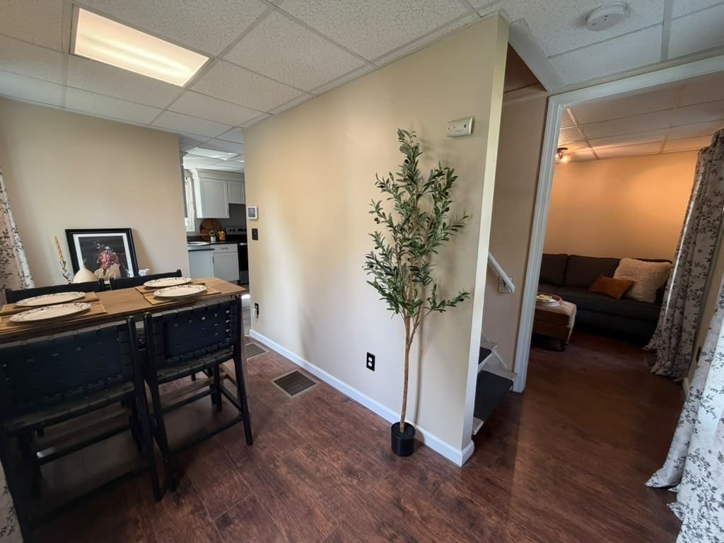 128 Newfield Road Springfield, MA 01119 - Photo 9 of 22 Gallery Image 9