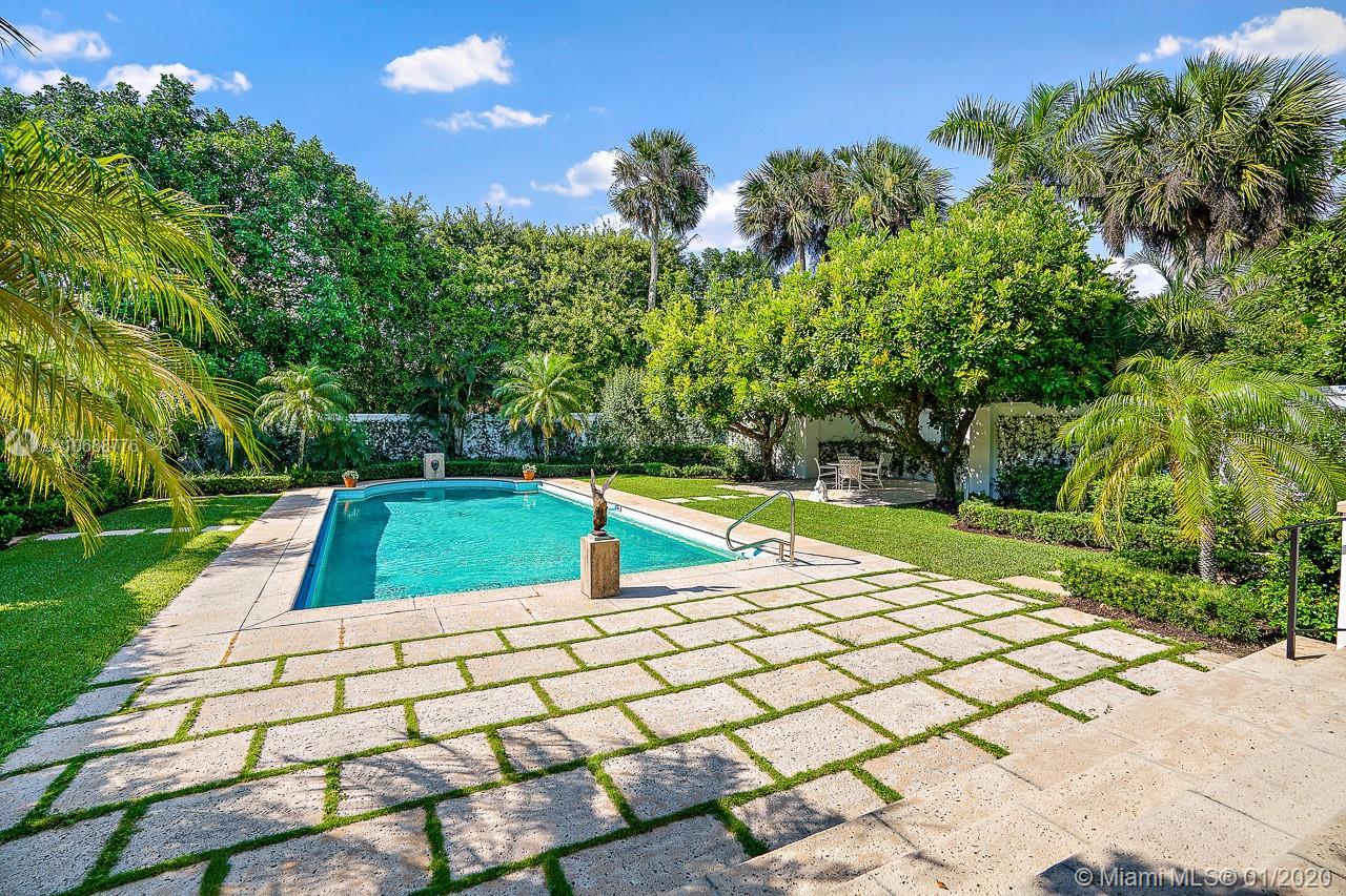 26 Gomez Road Hobe Sound, FL 33455 - Photo 18 of 27 Pool and Garden