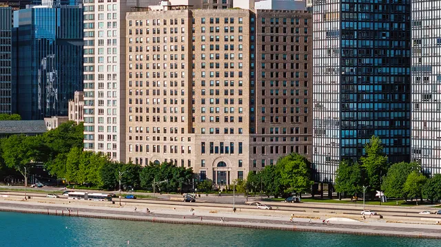 $581,000 | 850 North Lake Shore Drive, Unit 1304, Chicago, IL 60611