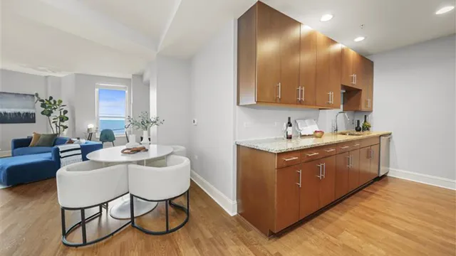 $581,000 | 850 North Lake Shore Drive, Unit 1304, Chicago, IL 60611