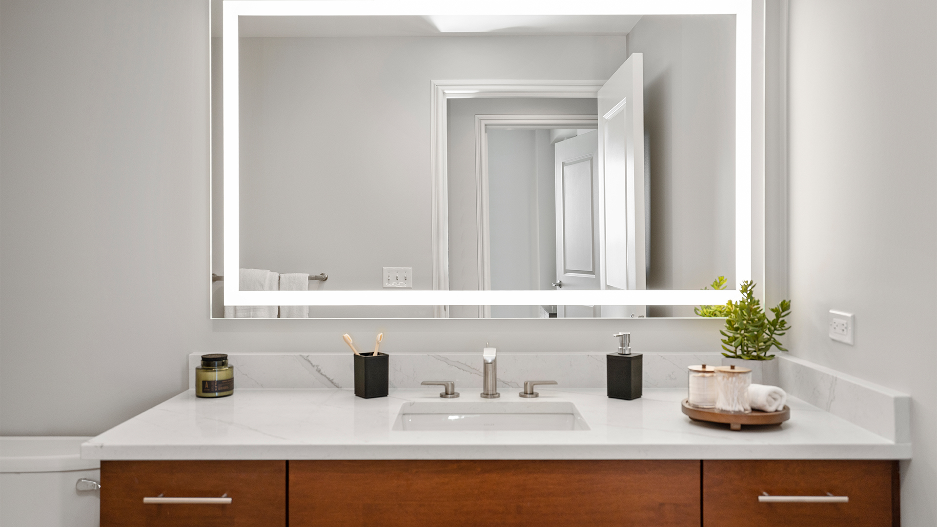 850 North Lake Shore Drive, Unit 1304 Chicago, IL 60611 - Photo 20 of 21