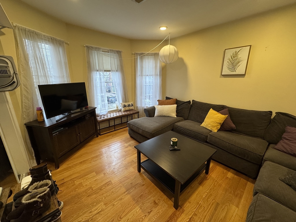 10 Jay Street, Unit 2 Somerville, MA 02144 - Photo 3 of 20