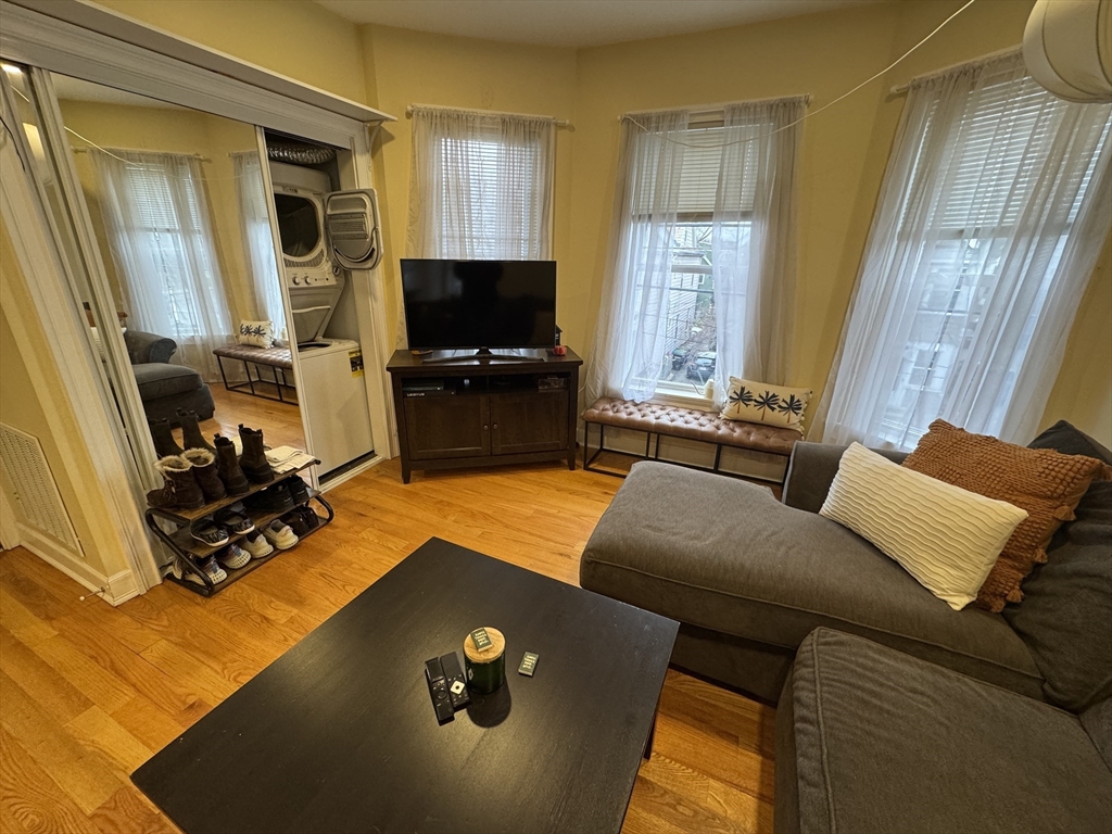 10 Jay Street, Unit 2 Somerville, MA 02144 - Photo 4 of 20