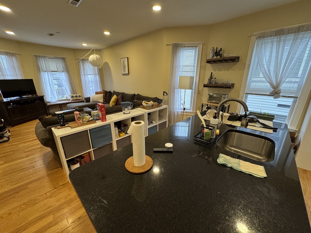 10 Jay Street, Unit 2 Somerville, MA 02144 - Photo 7 of 20